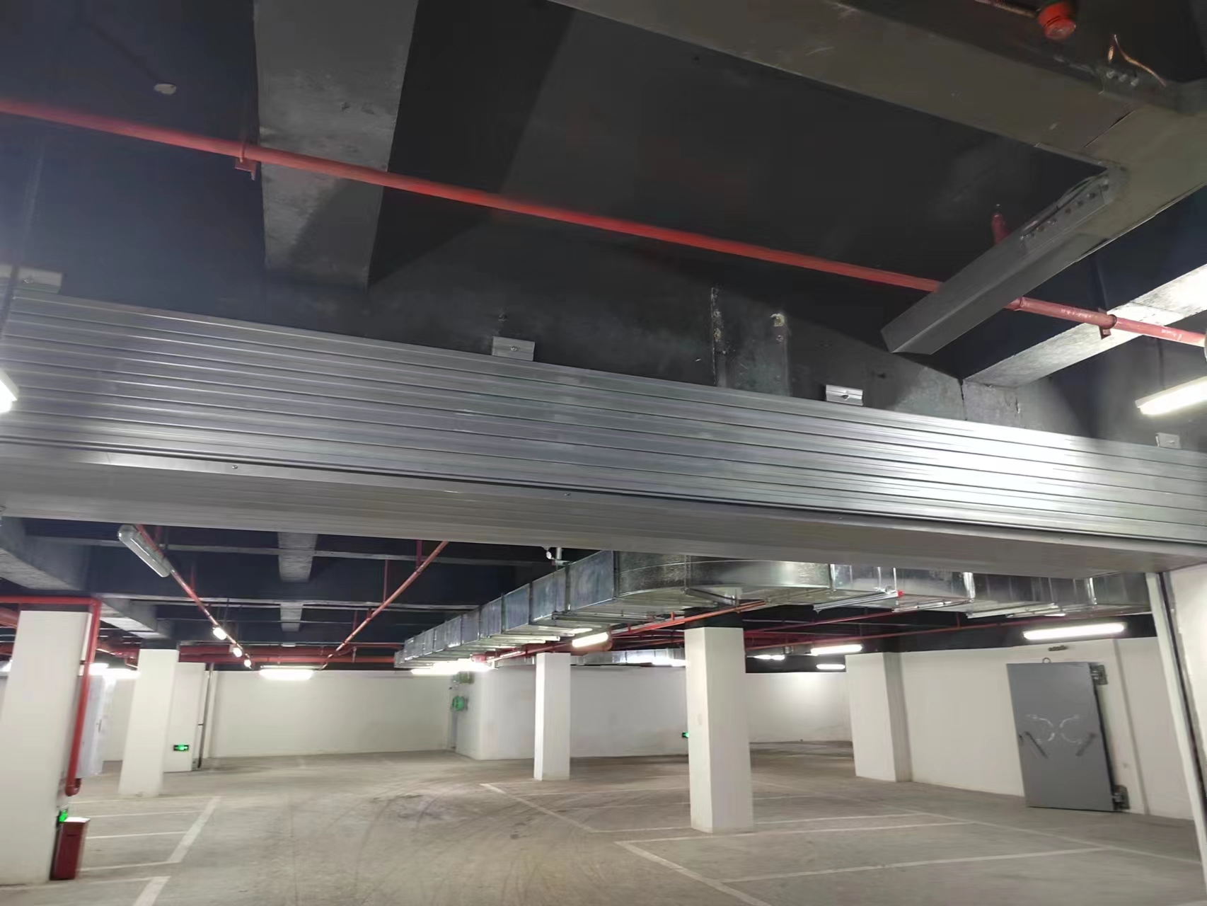 1657683609396709.jpg 全包防火卷簾門(mén).jpg